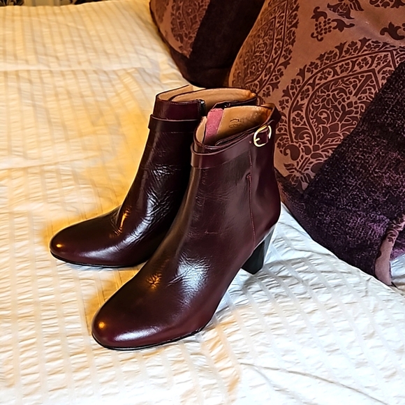 Jonak Paris Shoes - Jonak ankle boots are never used